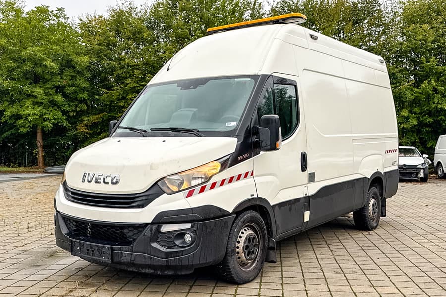 Kastenwagen Iveco 35S18